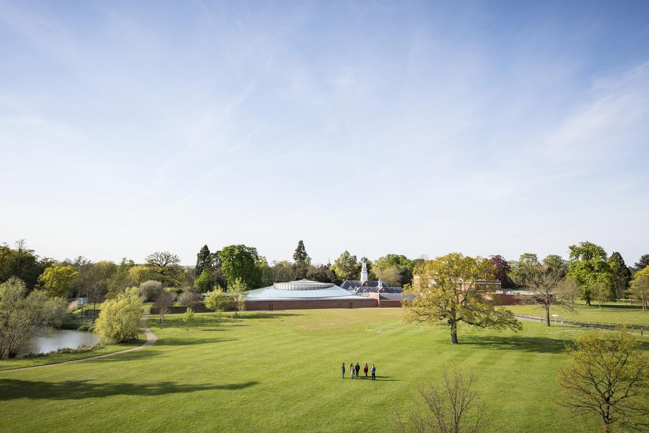 Hinxton Hall Hotel And Conference Centre Exterior photo