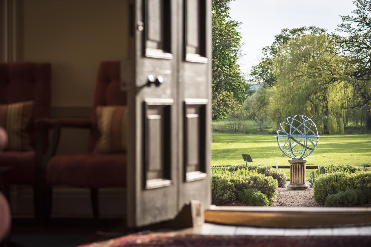 Hinxton Hall Hotel And Conference Centre Exterior photo