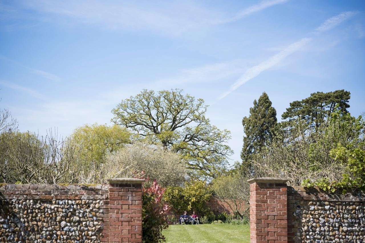 Hinxton Hall Hotel And Conference Centre Exterior photo